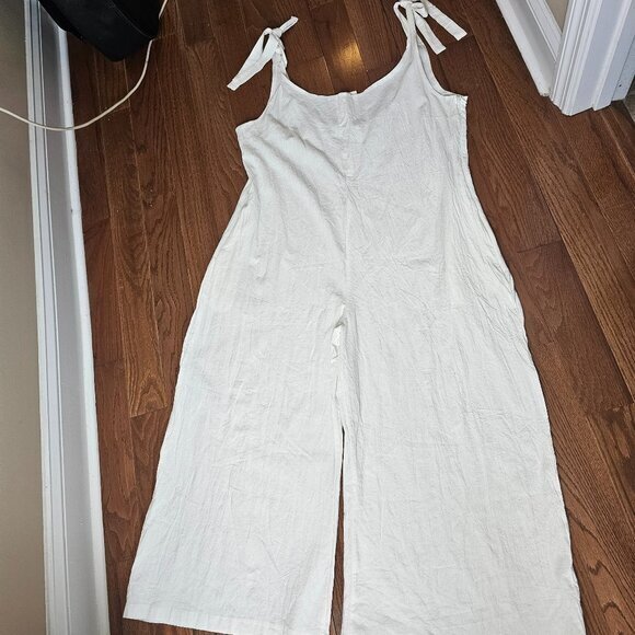 Floral Blooming NWT White Jumper Jumpsuit Wide Leg Adjustable Pockets Oversized - Picture 1 of 7